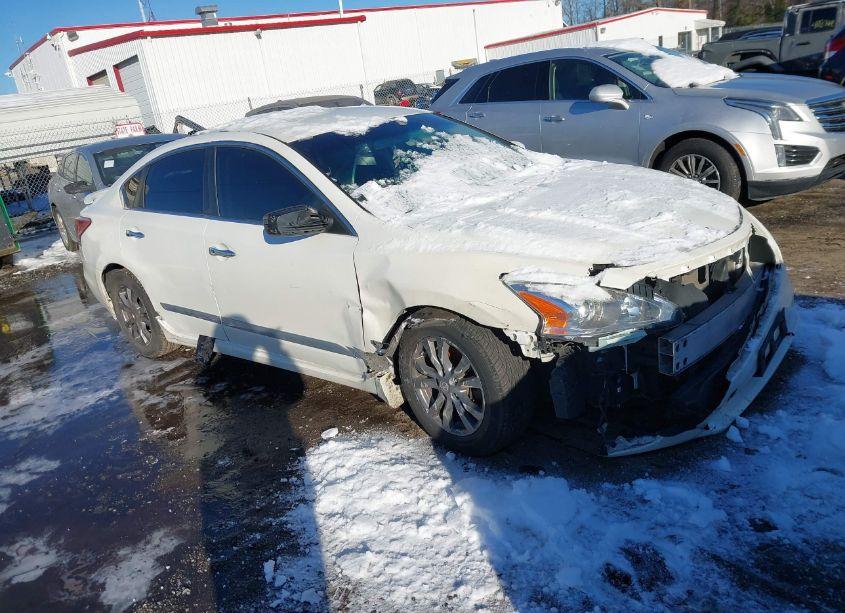2015 Nissan Altima 2.5 S (VIN 1N4AL3AP4FN349849) main photo