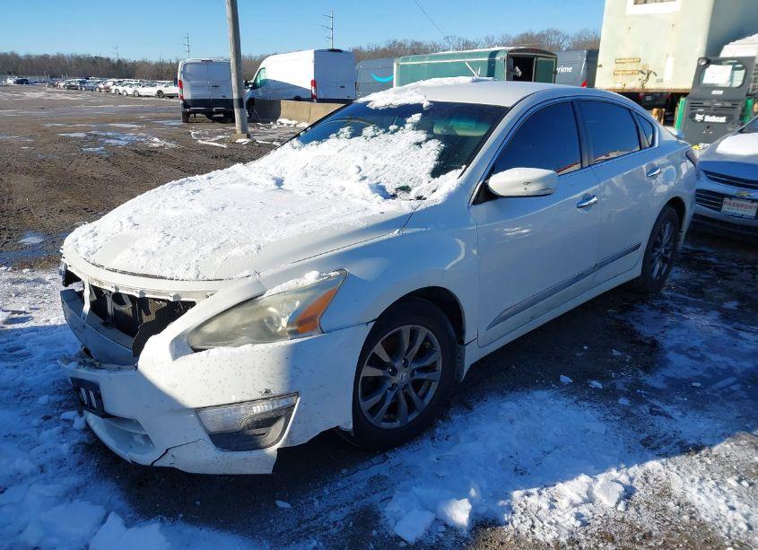 Photo 2 of 2015 Nissan Altima 2.5 S (VIN 1N4AL3AP4FN349849)
