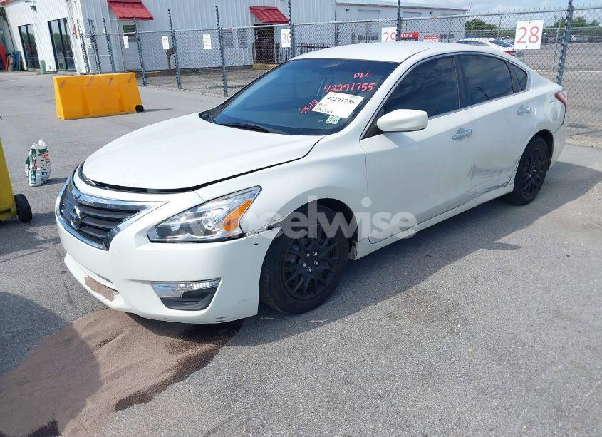 Photo 2 of 2015 Nissan Altima 2.5/2.5 S/2.5 SL/2.5 SV (VIN 1N4AL3AP4FN364254)