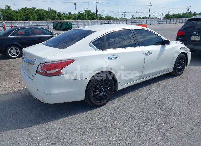 Photo 4 of 2015 Nissan Altima 2.5/2.5 S/2.5 SL/2.5 SV (VIN 1N4AL3AP4FN364254)