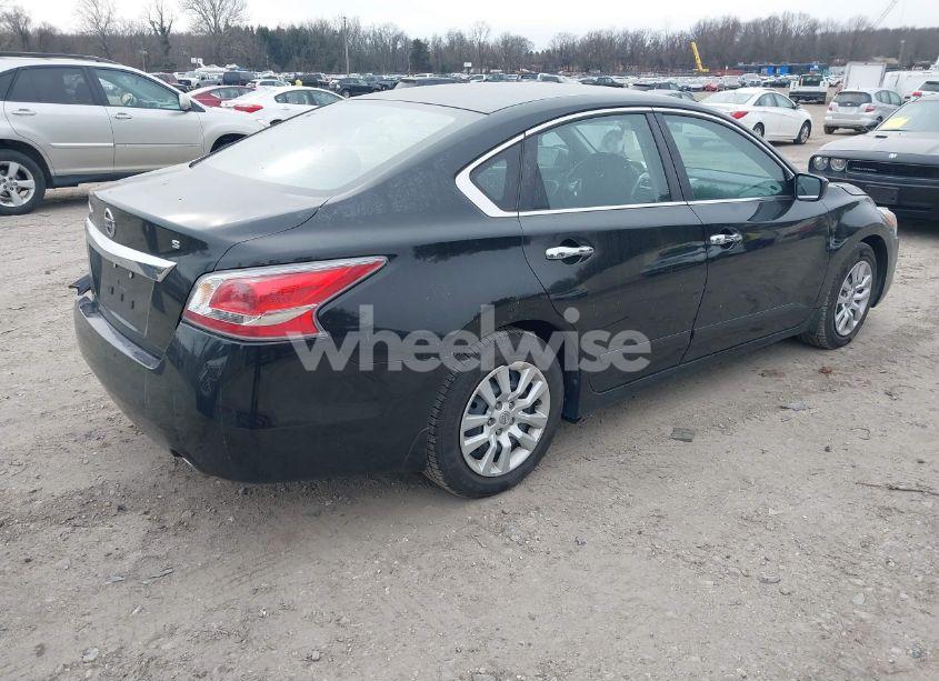 Photo 4 of 2015 Nissan Altima N/A (VIN 1N4AL3AP4FN380518)