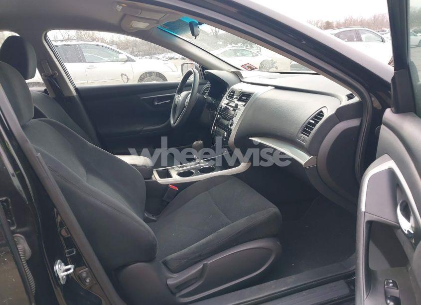 Photo 5 of 2015 Nissan Altima N/A (VIN 1N4AL3AP4FN380518)