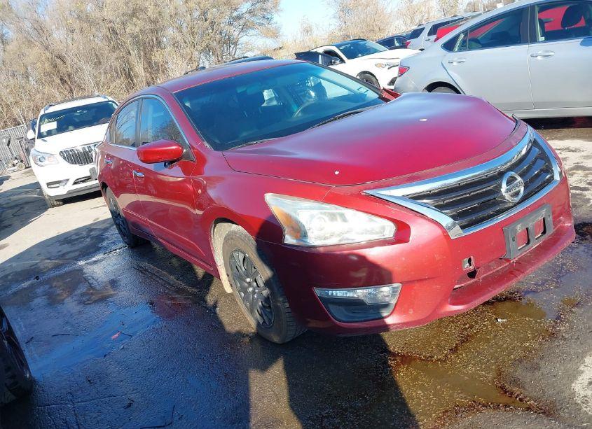 2015 Nissan Altima 2.5 S (VIN 1N4AL3AP4FN381443) main photo