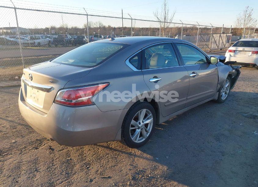 Photo 4 of 2015 Nissan Altima 2.5 SL (VIN 1N4AL3AP4FN402288)