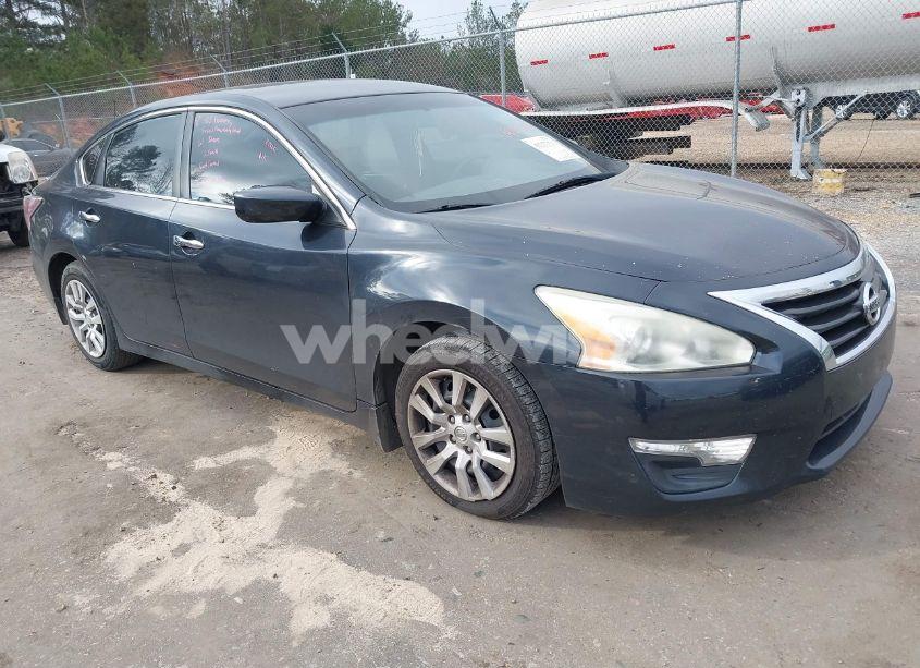 2015 Nissan Altima 2.5 S (VIN 1N4AL3AP4FN878251) main photo