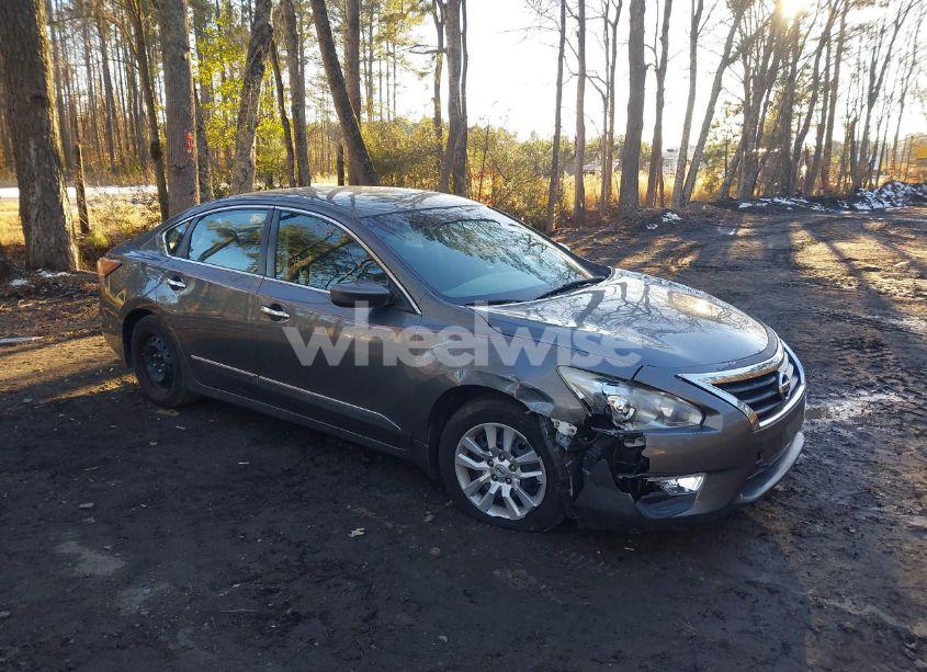 2015 Nissan Altima 2.5 S (VIN 1N4AL3AP4FN881165) main photo