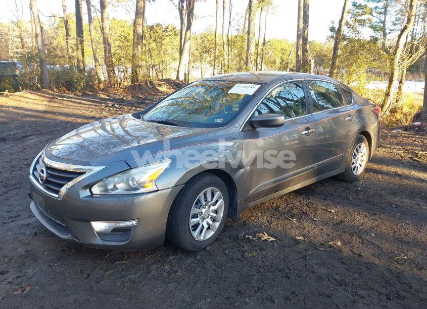 Photo 2 of 2015 Nissan Altima 2.5 S (VIN 1N4AL3AP4FN881165)