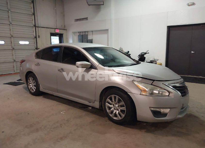 2015 Nissan Altima 2.5/2.5 S/2.5 SL/2.5 SV (VIN 1N4AL3AP4FN881196) main photo