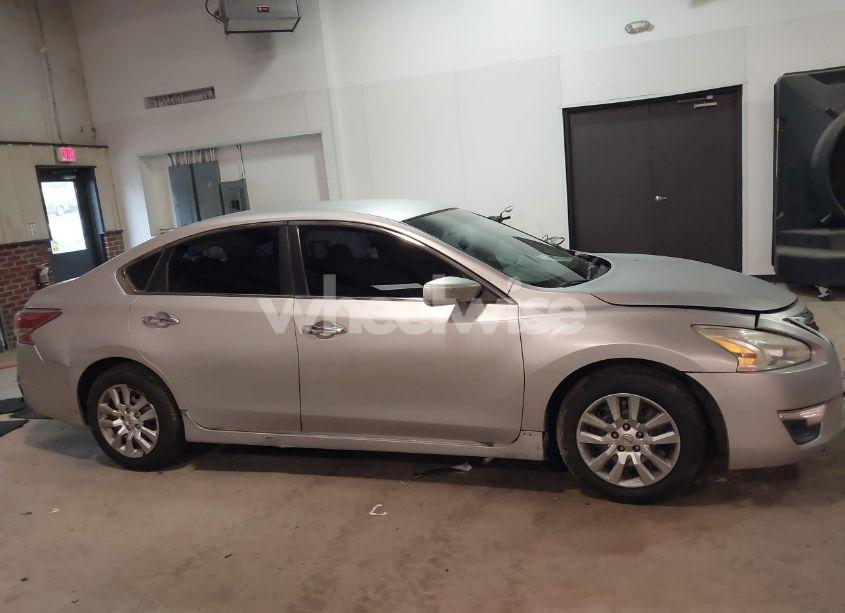 Photo 14 of 2015 Nissan Altima 2.5/2.5 S/2.5 SL/2.5 SV (VIN 1N4AL3AP4FN881196)