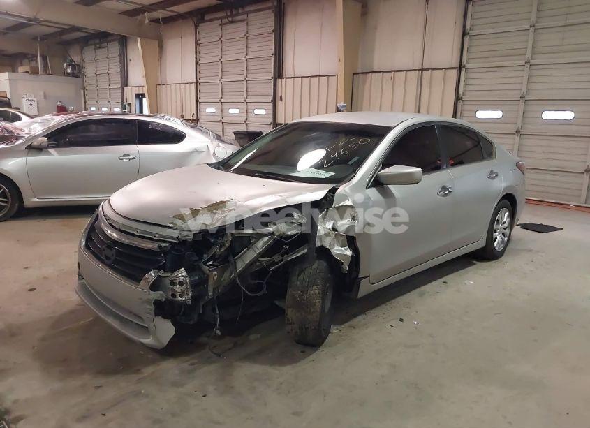 Photo 2 of 2015 Nissan Altima 2.5/2.5 S/2.5 SL/2.5 SV (VIN 1N4AL3AP4FN881196)