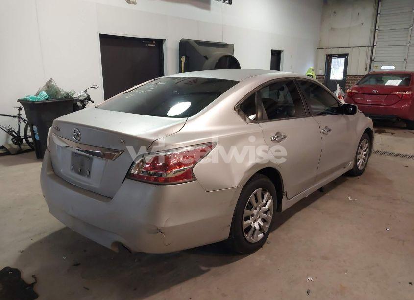 Photo 4 of 2015 Nissan Altima 2.5/2.5 S/2.5 SL/2.5 SV (VIN 1N4AL3AP4FN881196)