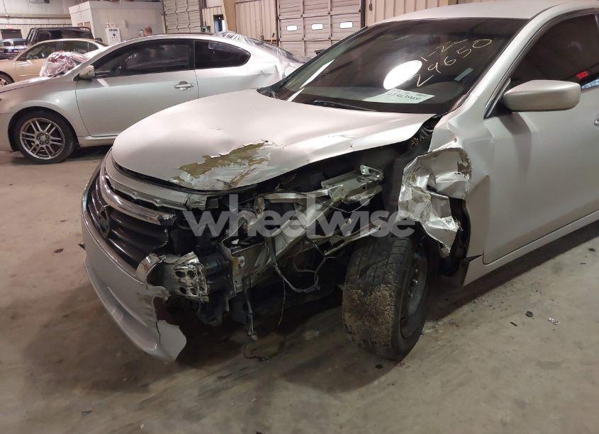 Photo 6 of 2015 Nissan Altima 2.5/2.5 S/2.5 SL/2.5 SV (VIN 1N4AL3AP4FN881196)