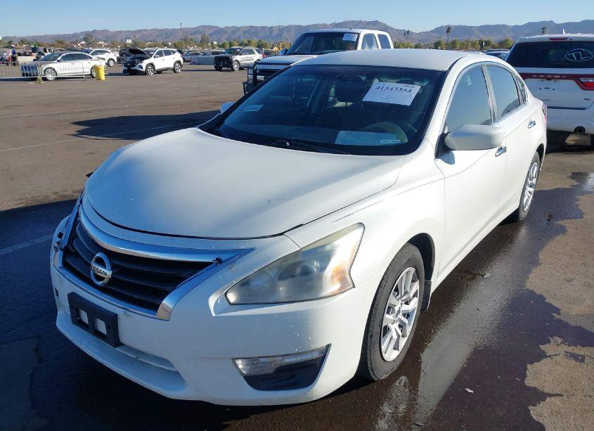 Photo 2 of 2015 Nissan Altima 2.5/S/SV/SL (VIN 1N4AL3AP4FN883630)