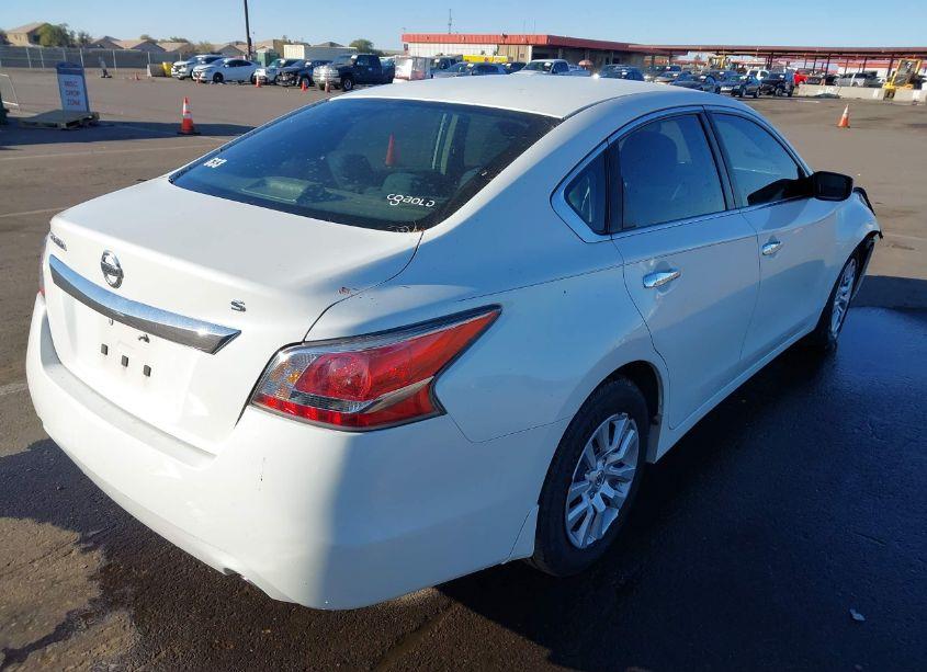 Photo 4 of 2015 Nissan Altima 2.5/S/SV/SL (VIN 1N4AL3AP4FN883630)