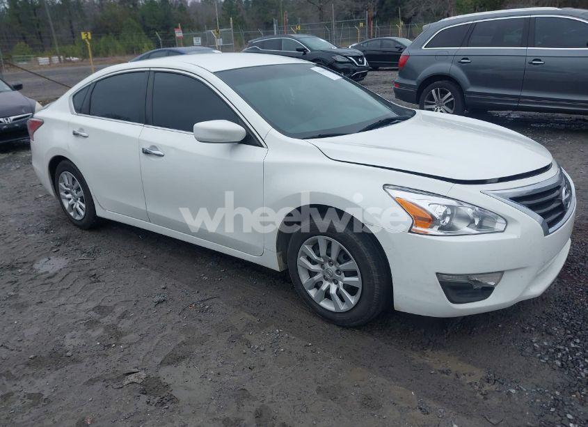 2015 Nissan Altima 2.5/2.5 S/2.5 SL/2.5 SV (VIN 1N4AL3AP4FN891632) main photo