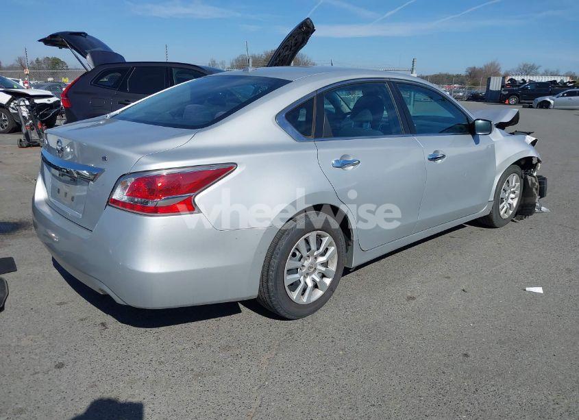 Photo 4 of 2015 Nissan Altima 2.5/2.5 S/2.5 SL/2.5 SV (VIN 1N4AL3AP4FN900698)