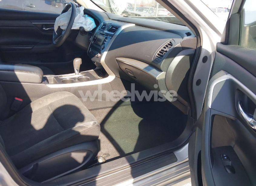 Photo 5 of 2015 Nissan Altima 2.5/2.5 S/2.5 SL/2.5 SV (VIN 1N4AL3AP4FN900698)