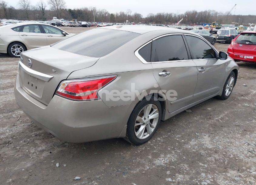 Photo 4 of 2015 Nissan Altima 2.5 SL (VIN 1N4AL3AP4FN906663)