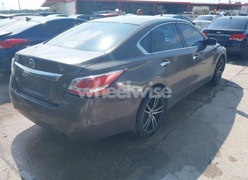 Photo 4 of 2015 Nissan Altima 2.5 S (VIN 1N4AL3AP4FN913628)