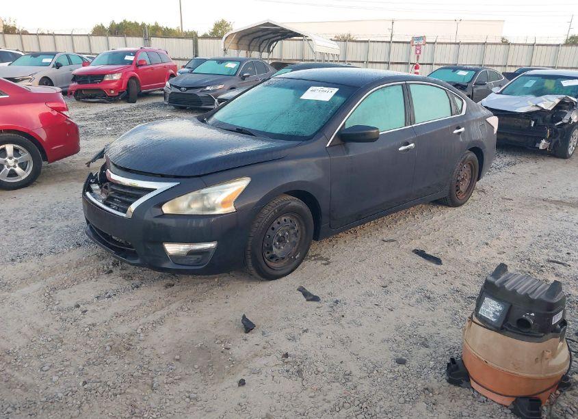 Photo 2 of 2015 Nissan Altima 2.5 S (VIN 1N4AL3AP4FN922345)