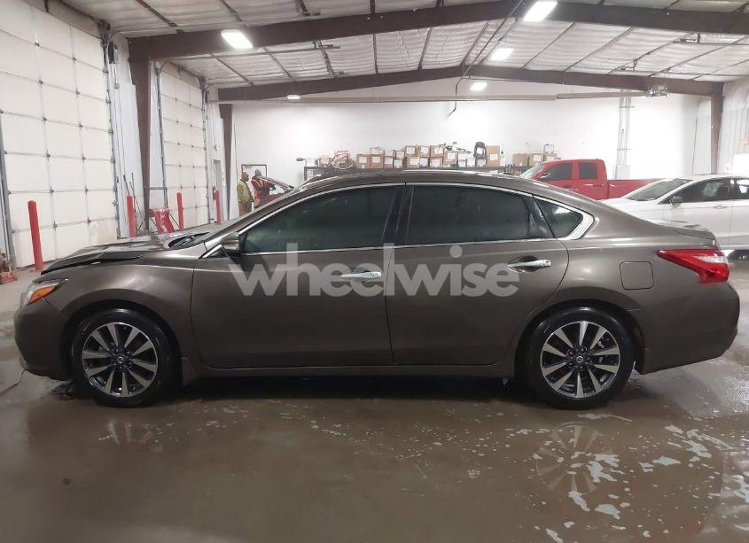 Photo 15 of 2016 Nissan Altima 2.5 SL (VIN 1N4AL3AP4GC145811)