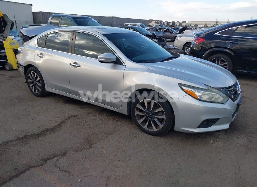 2016 Nissan Altima 2.5 SV (VIN 1N4AL3AP4GC150376) main photo