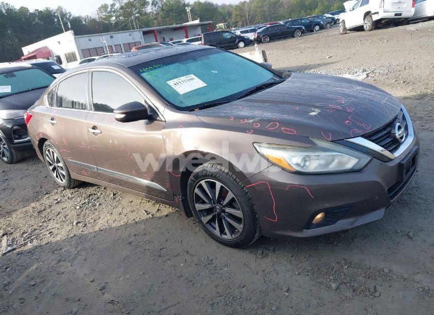 2016 Nissan Altima 2.5 SV (VIN 1N4AL3AP4GC162186) main photo