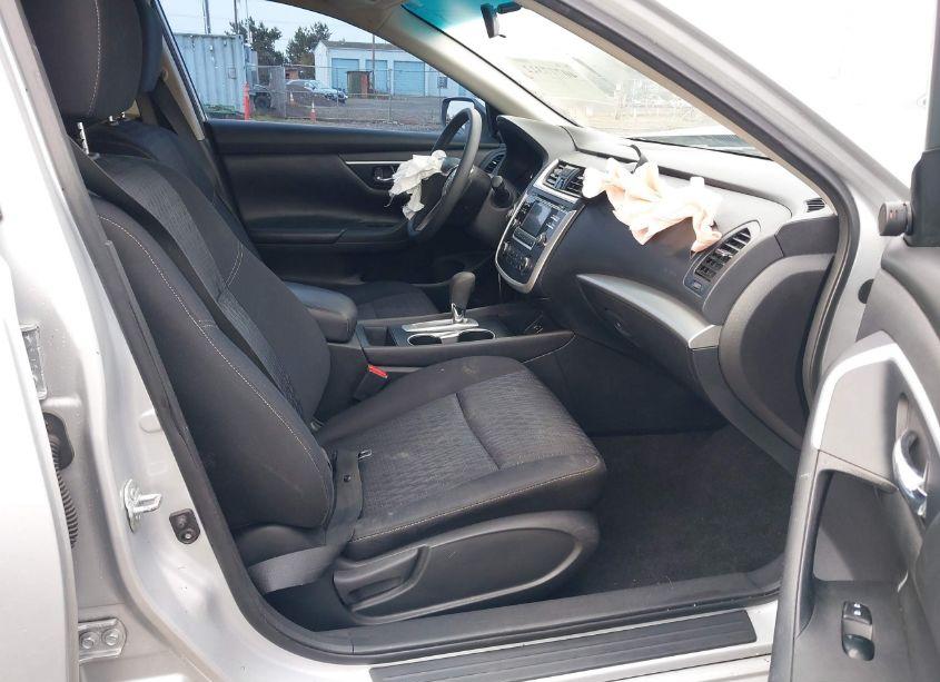 Photo 5 of 2016 Nissan Altima 2.5/2.5 S/2.5 SL/2.5 SR/2.5 SV (VIN 1N4AL3AP4GC168571)