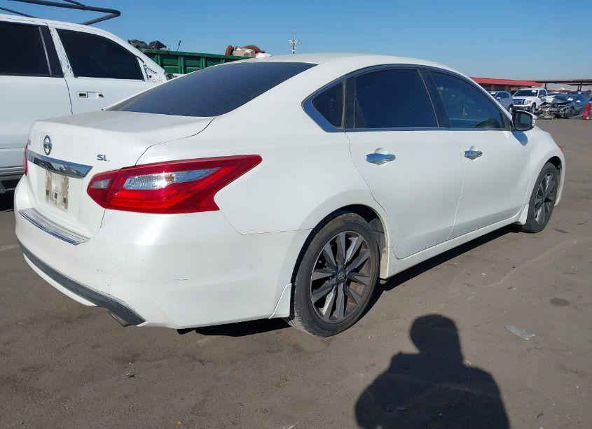 Photo 4 of 2016 Nissan Altima 2.5 SL (VIN 1N4AL3AP4GC171941)
