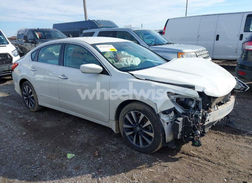 2016 Nissan Altima 2.5 SV (VIN 1N4AL3AP4GC184379) main photo