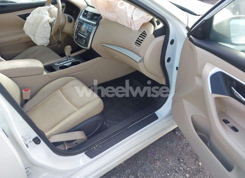 Photo 5 of 2016 Nissan Altima 2.5 SV (VIN 1N4AL3AP4GC184379)