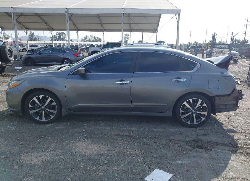 Photo 15 of 2016 Nissan Altima 2.5 SR (VIN 1N4AL3AP4GC188724)