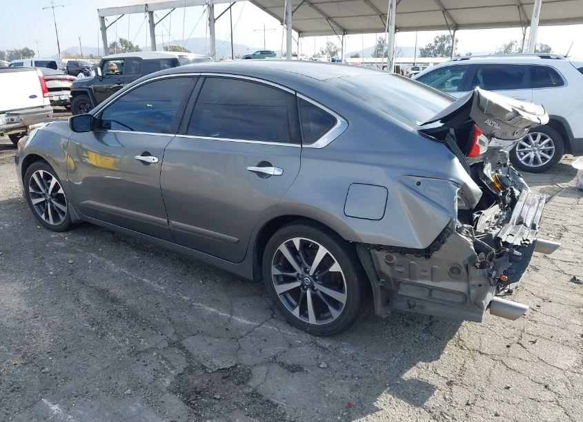 Photo 3 of 2016 Nissan Altima 2.5 SR (VIN 1N4AL3AP4GC188724)