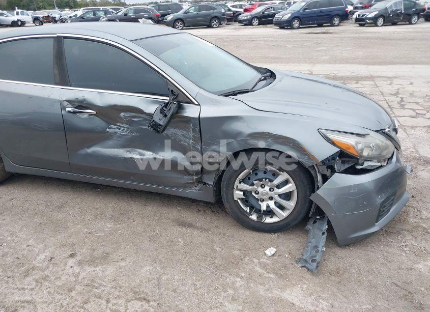 Photo 13 of 2016 Nissan Altima 2.5/2.5 S/2.5 SL/2.5 SR/2.5 SV (VIN 1N4AL3AP4GC196936)