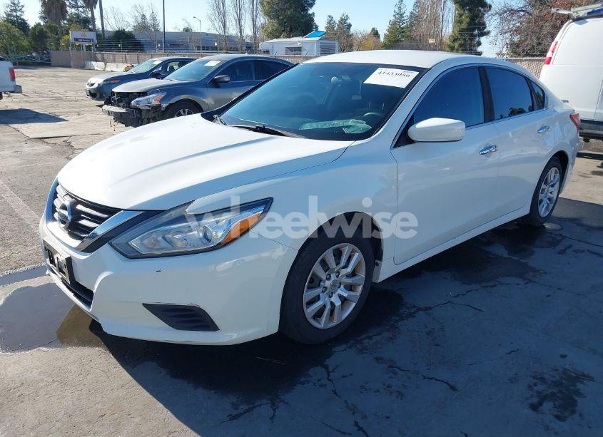 Photo 2 of 2016 Nissan Altima 2.5/2.5 S/2.5 SL/2.5 SR/2.5 SV (VIN 1N4AL3AP4GC201567)