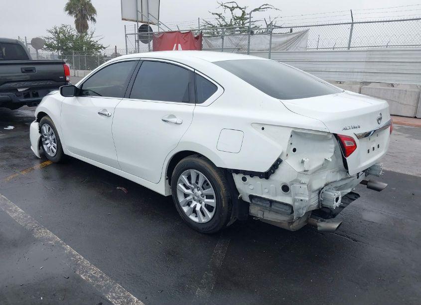 Photo 3 of 2016 Nissan Altima 2.5 (VIN 1N4AL3AP4GC218918)