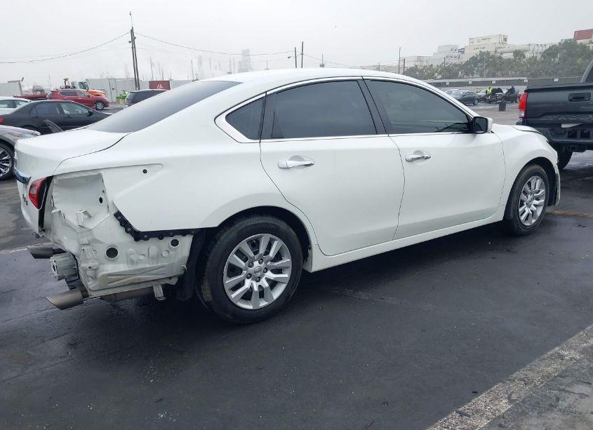 Photo 4 of 2016 Nissan Altima 2.5 (VIN 1N4AL3AP4GC218918)