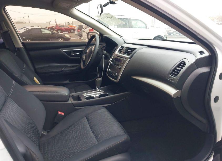 Photo 5 of 2016 Nissan Altima 2.5 (VIN 1N4AL3AP4GC218918)