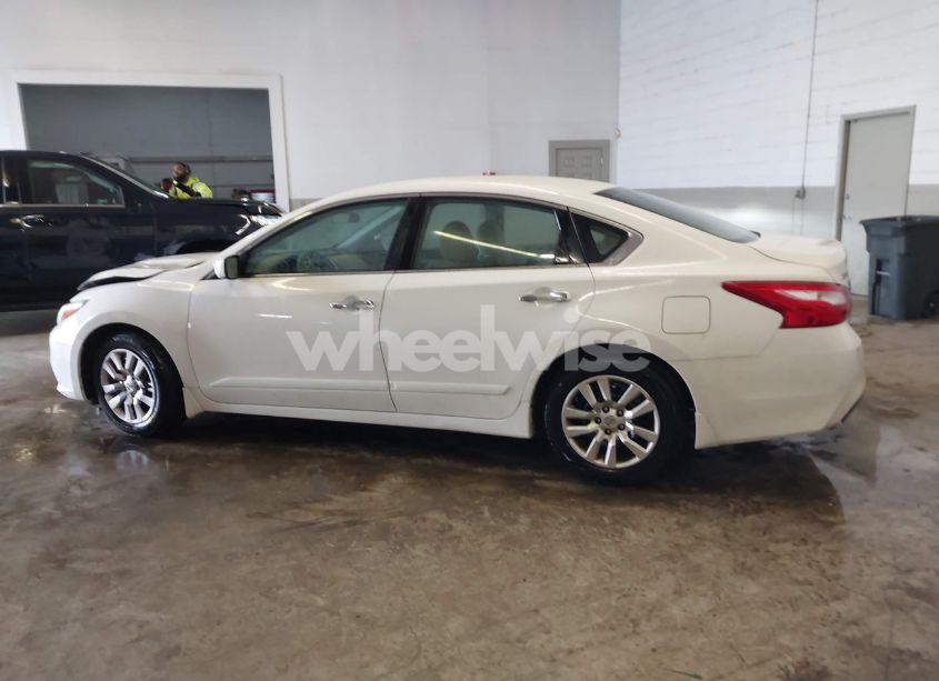 Photo 15 of 2016 Nissan Altima 2.5 S (VIN 1N4AL3AP4GC242801)