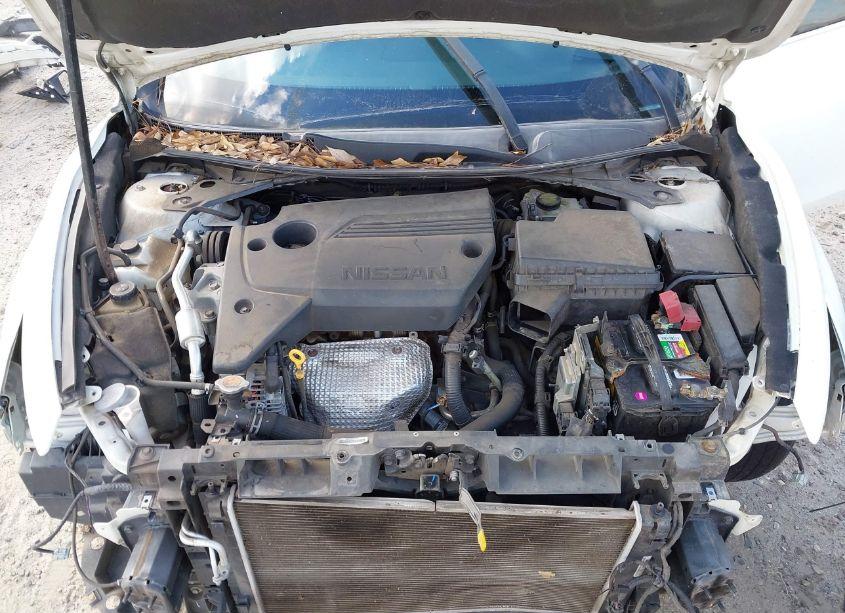 Photo 10 of 2016 Nissan Altima 2.5/2.5 S/2.5 SL/2.5 SR/2.5 SV (VIN 1N4AL3AP4GC244757)