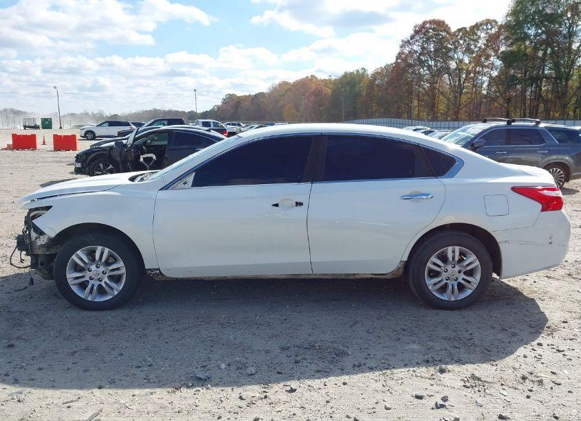 Photo 13 of 2016 Nissan Altima 2.5/2.5 S/2.5 SL/2.5 SR/2.5 SV (VIN 1N4AL3AP4GC244757)