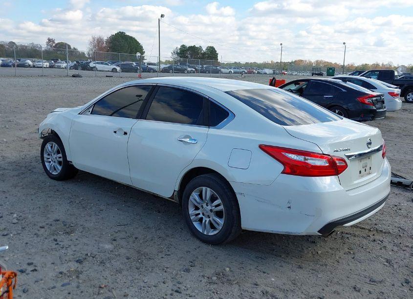 Photo 3 of 2016 Nissan Altima 2.5/2.5 S/2.5 SL/2.5 SR/2.5 SV (VIN 1N4AL3AP4GC244757)