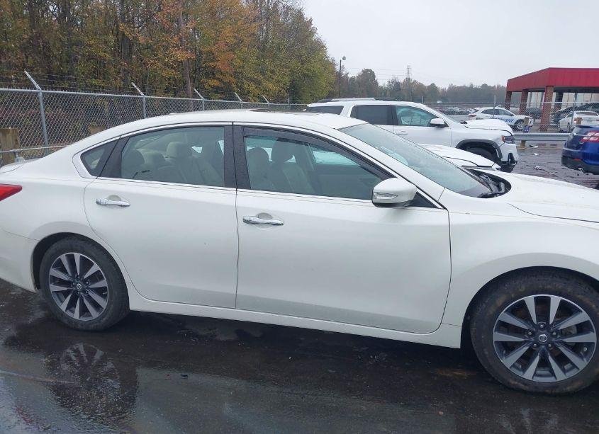 Photo 13 of 2016 Nissan Altima 2.5 SL (VIN 1N4AL3AP4GC250932)