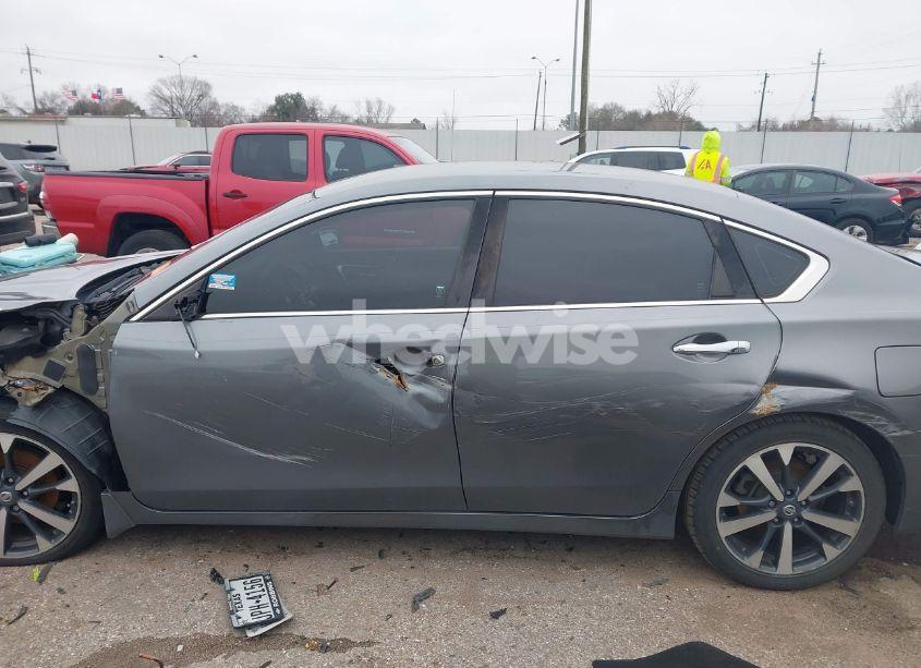 Photo 13 of 2016 Nissan Altima 2.5 SR (VIN 1N4AL3AP4GC288712)