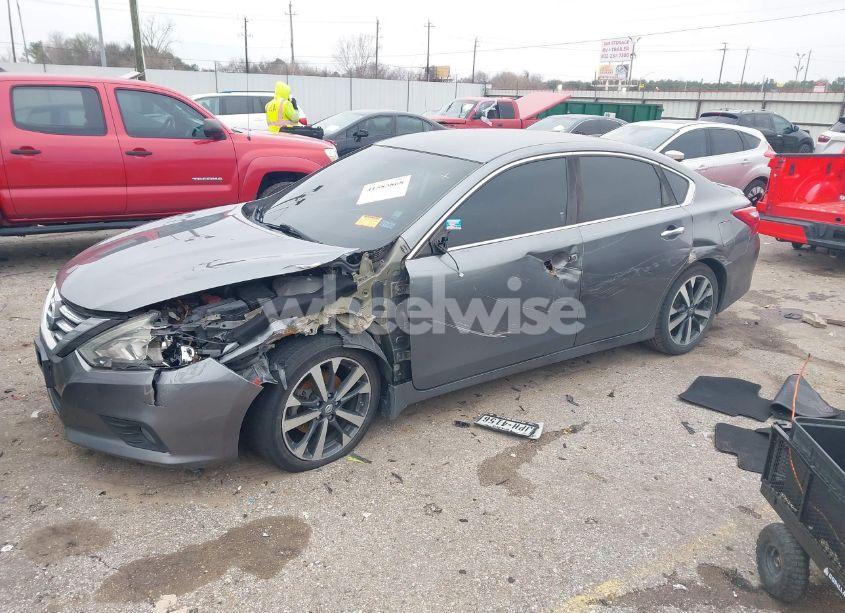 Photo 2 of 2016 Nissan Altima 2.5 SR (VIN 1N4AL3AP4GC288712)