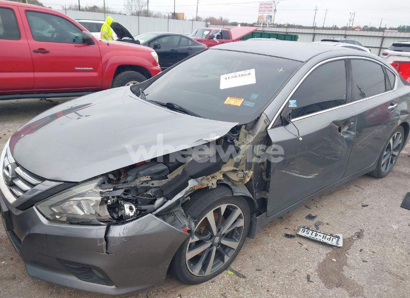 Photo 6 of 2016 Nissan Altima 2.5 SR (VIN 1N4AL3AP4GC288712)