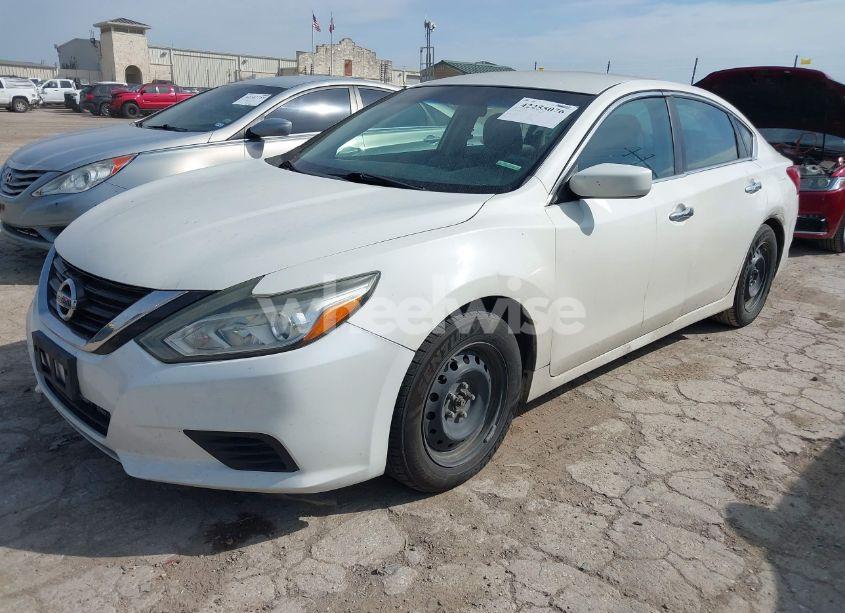 Photo 2 of 2016 Nissan Altima 2.5/2.5 S/2.5 SL/2.5 SR/2.5 SV (VIN 1N4AL3AP4GN318456)