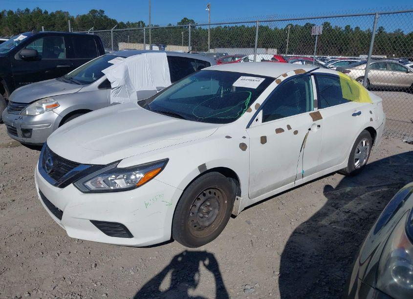 Photo 2 of 2016 Nissan Altima 2.5 S (VIN 1N4AL3AP4GN320000)