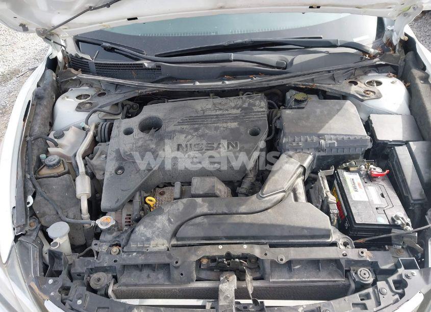 Photo 10 of 2016 Nissan Altima 2.5/2.5 S/2.5 SL/2.5 SR/2.5 SV (VIN 1N4AL3AP4GN327514)