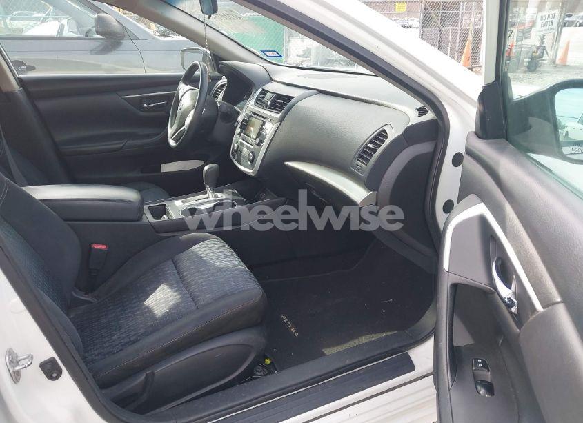 Photo 5 of 2016 Nissan Altima 2.5/2.5 S/2.5 SL/2.5 SR/2.5 SV (VIN 1N4AL3AP4GN327514)